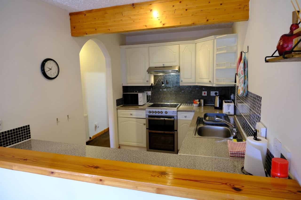 Lovely 1-Bedroom Apartment With Free Parking อินเวอร์เนส ภายนอก รูปภาพ